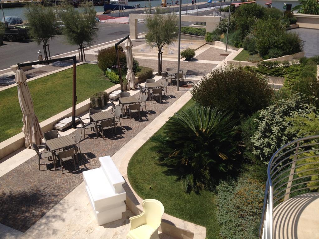 Hotel Tiber Fiumicino Esterno foto