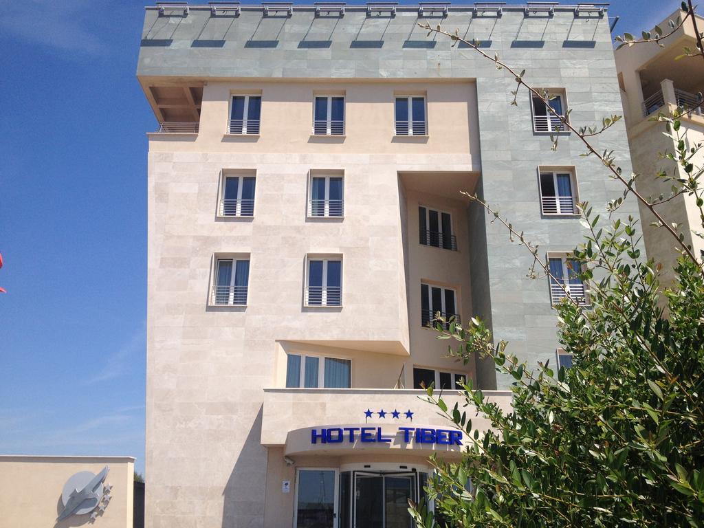 Hotel Tiber Fiumicino Esterno foto