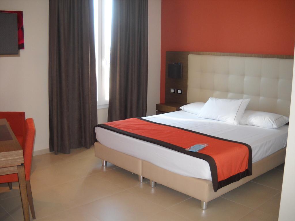 Hotel Tiber Fiumicino Esterno foto